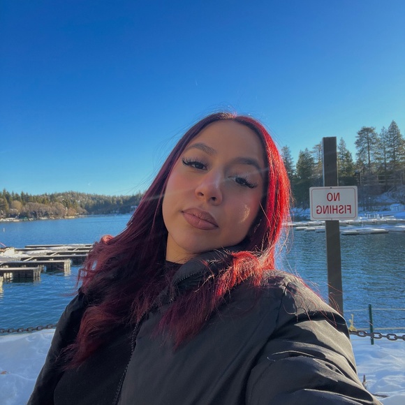 Meet your Posher, Alanis - Picture 1 of 1